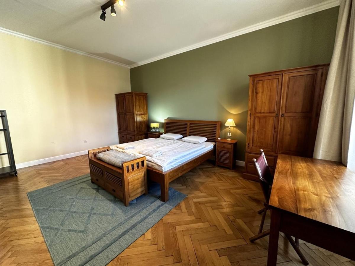 Gorkeho Apartment In City Centre Bratislava Exterior photo